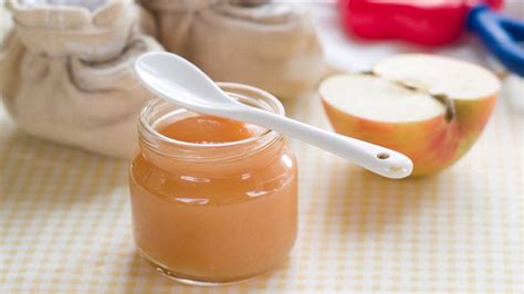 Domáca jablková výživa v pohároch