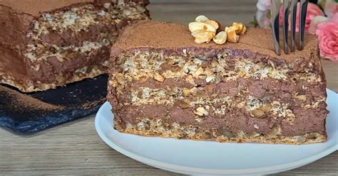 rozložená orechová torta