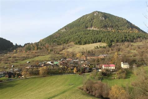 Panoramatický pohľad na obec Hubová.