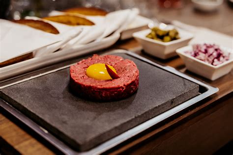 Fotografia tataráku z hovädzej sviečkovice