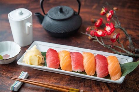 Ukážka rôznych druhov sushi