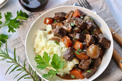 Ilustračná fotografia hotového Beef Bourguignon