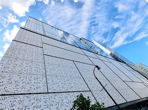 Rôzne vzory perforovaných plechov