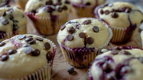 Muffiny s polovicou mandarínky navrchu