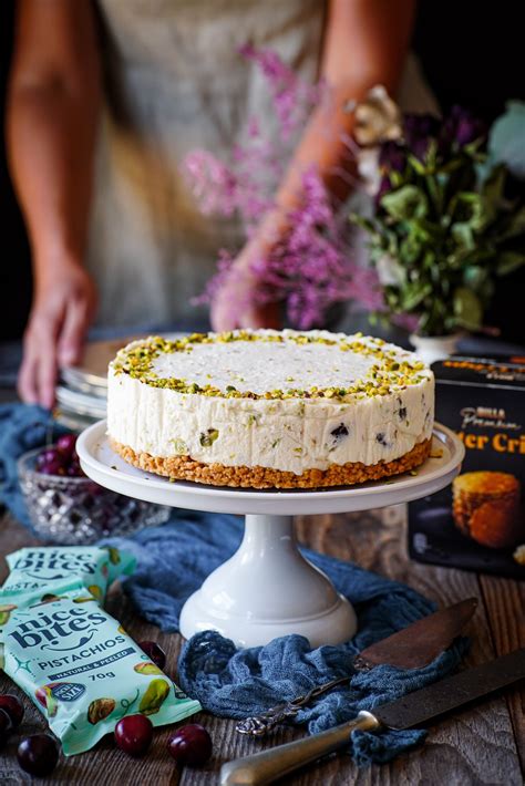 Ozdobený nepečený cheesecake