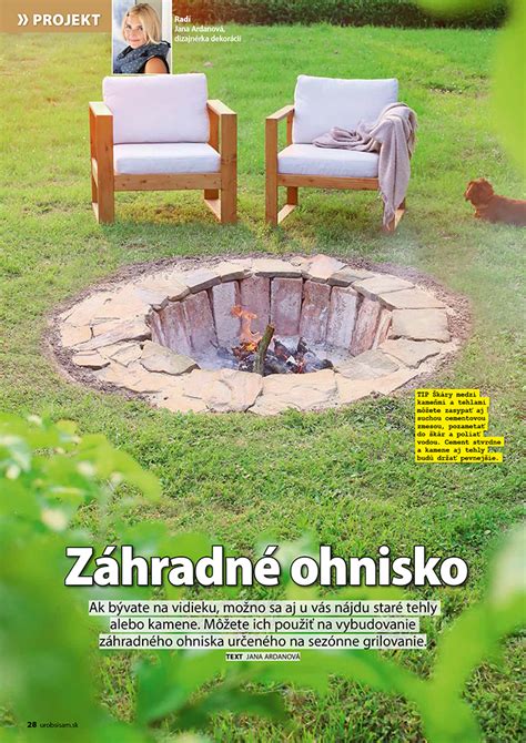 záhradné ohnisko s drevenými prvkami