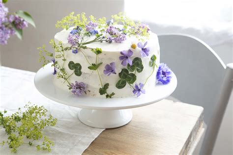 kvety na torte