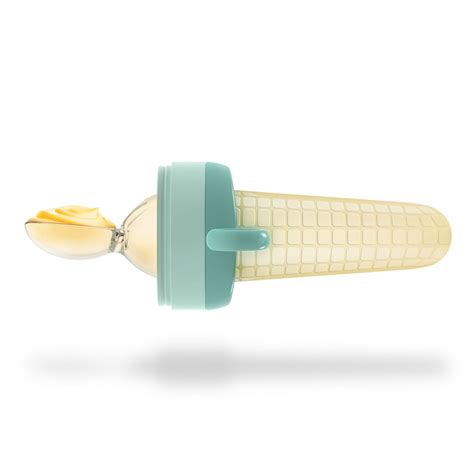 Obrázok bábätka pri kŕmení lyžičkou