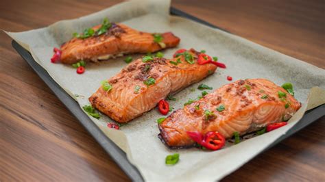 Fotografia hotového pečeného lososa