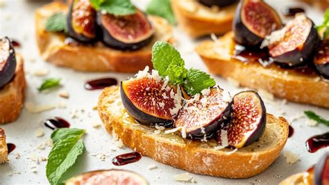 Prosciutto s figami a parmezánom na chlebíčku