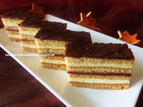 Medové rezy s malinovým lekvárom