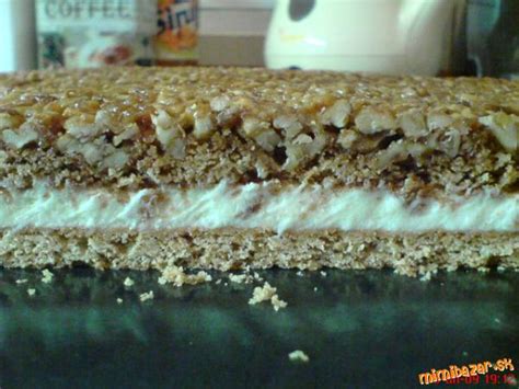 Medovo-orechový koláč