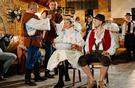 Tradičné slovenské čepčenie nevesty