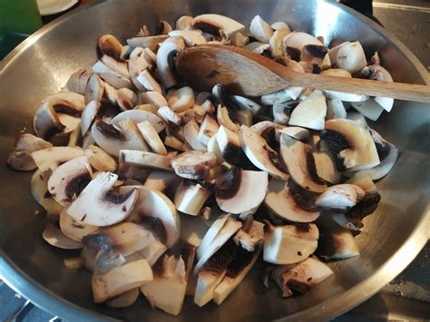 Šampiňóny nakrájané na plátky