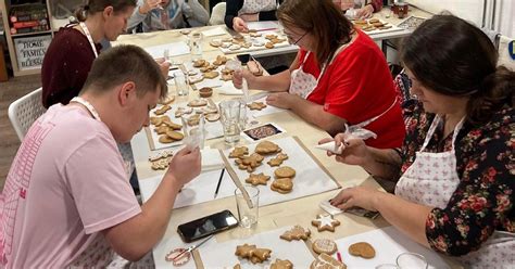 Ilustrácia rodiny pri spoločnom jedle