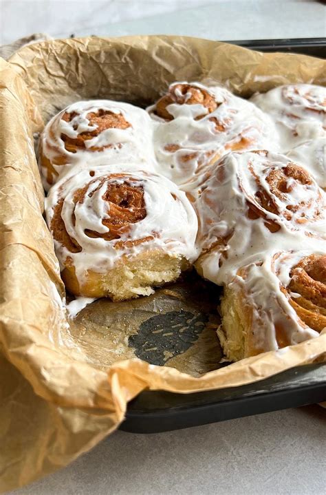 Škoricové rolky pripravené na pečenie