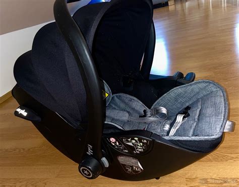 Porovnanie autosedačky s Isofix základňou a bez nej