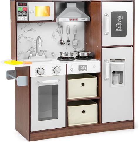 detská kuchynka z krabice od mlieka