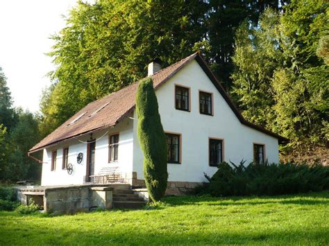 Zbojnícka chalupa v lese