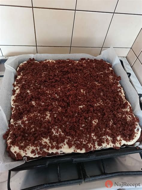 Fotografia hotového hrnčekového koláča