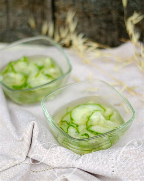 Uhorkový šalát s jogurtom a vajcom