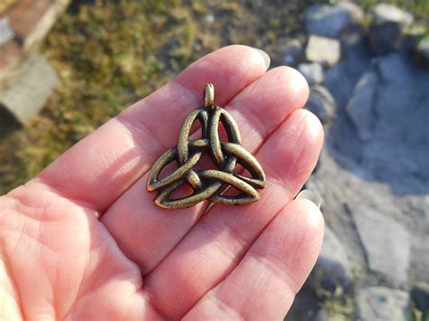 Amulety a talizmany pre ochranu