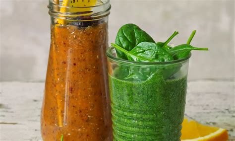 Zostavený obrázok rôznych druhov smoothie s pridaním špenátu