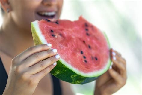 Ilustrácia melónu s jeho nutričnými hodnotami