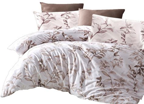 Ukážka rôznych textúr posteľnej bielizne: satén, bavlna, krep