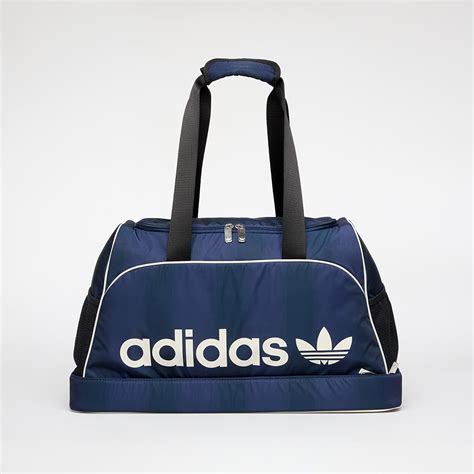 Štýlové tašky adidas Originals
