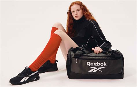 Rôzne modely športových tašiek Nike