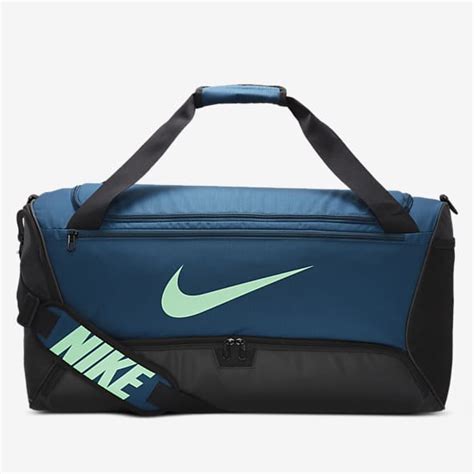 Detail športovej tašky Nike s priehradkami