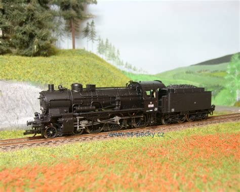 Sestavený model parní lokomotivy ČSD 464