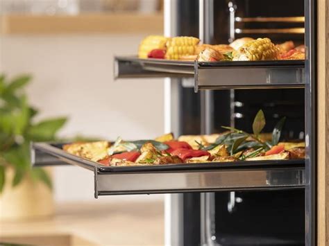 Vnútorný priestor vstavanej rúry s teleskopickými výsuvmi