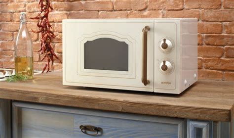 Dizajn retro mikrovlnnej rúry