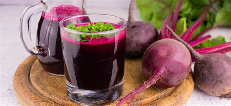 Infografika zobrazujúca zdravotné benefity cviklovej šťavy