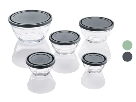 Ilustrácia rôznych druhov priehľadných sklenených misiek