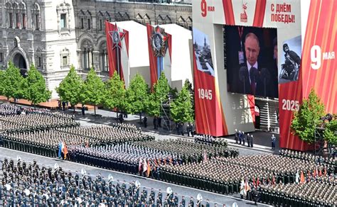 Vojenská prehliadka na Champs-Élysées