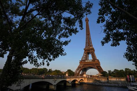 Eiffelova veža v Paríži