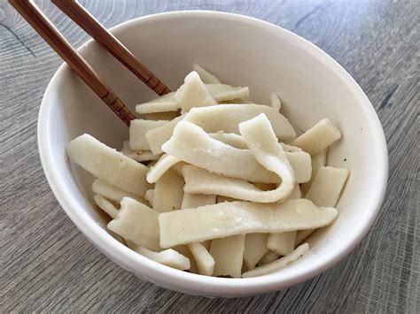 Hotové domáce rezance pripravené na varenie