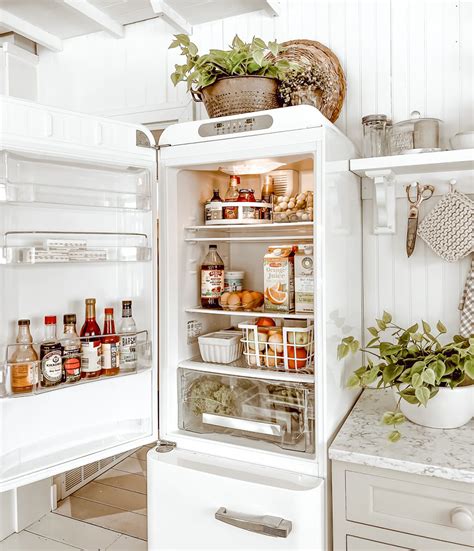 Vnútorné usporiadanie chladničky s odporúčaným umiestnením masla