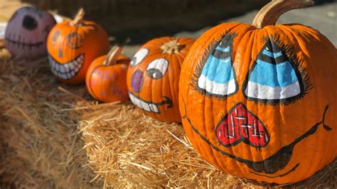 Ilustrácia tekvice s vitamínmi