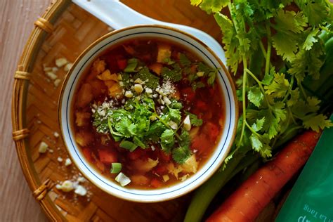 Ingrediencie na ostrokyslú polievku