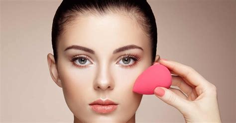 Aplikácia podkladovej bázy pod make-up