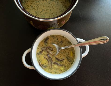 Misa s hubami a kôprom