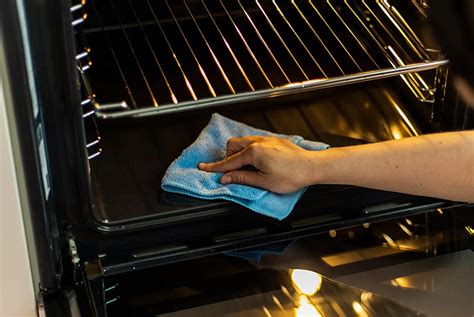 Ilustrácia čistenia parnej rúry