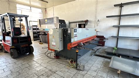 Proces ohýbania plechu na lisovacej brzde