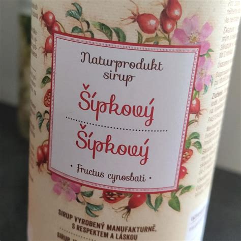 Hotový šípkový sirup vo fľašiach