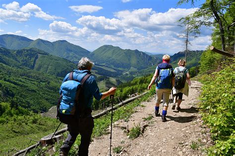 Turistické chodníky v okolí Anoru