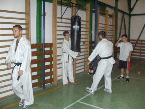 Tréning základných techník karate